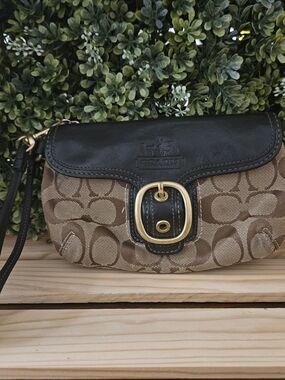 Vintage Coach Bleecker Legacy Signature Jacquard and Leather Wristlet